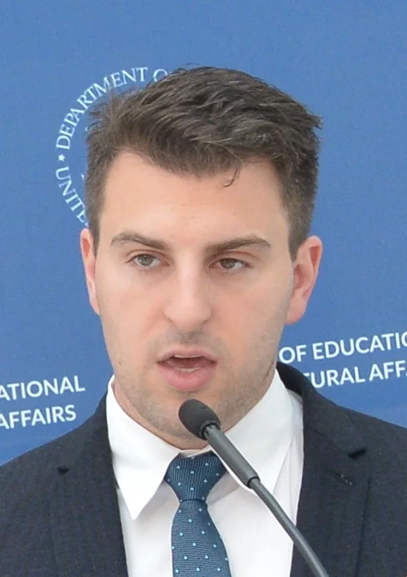Brian Chesky: Brian Chesky, 2016 (cropped).