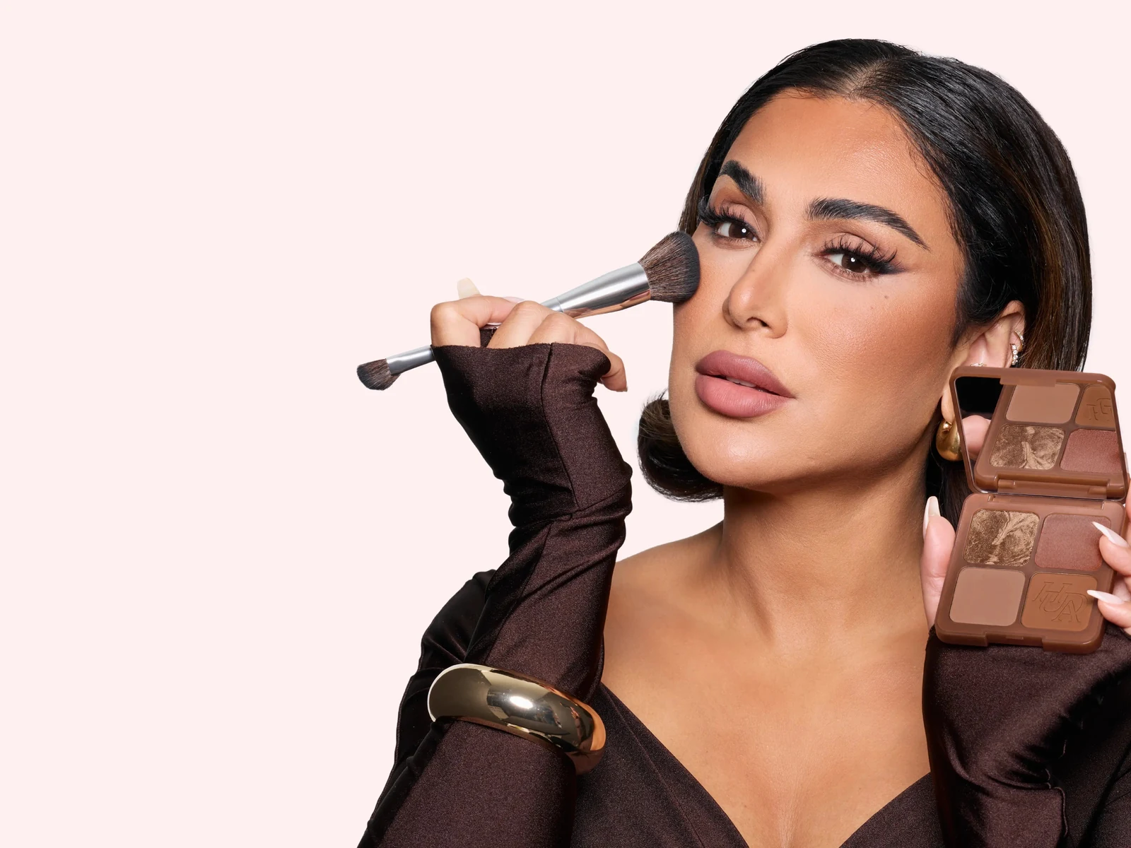 Huda Kattan, photograph from the linked publication