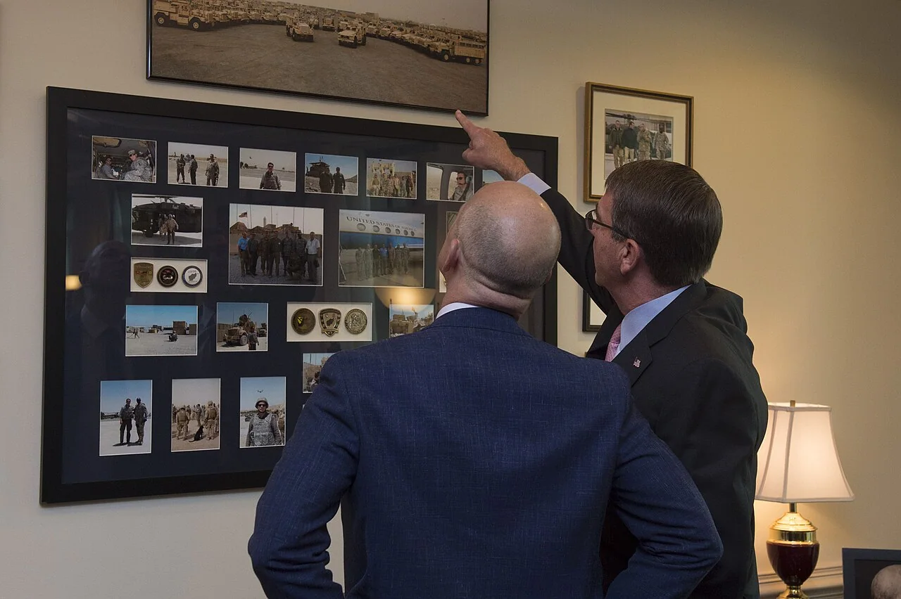 Jeff Bezos: Secretary of Defense Ash Carter meets with Jeff Bezos, May 5, 2016 (10).