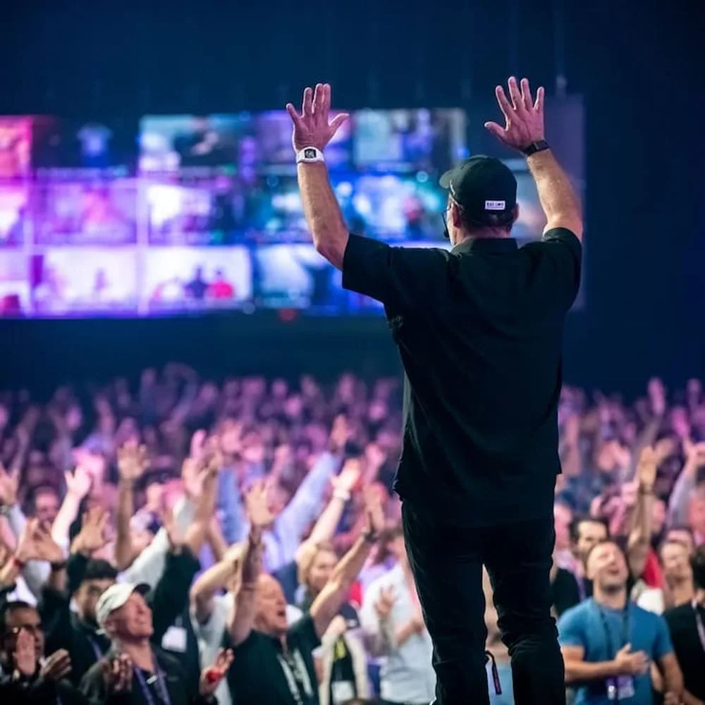 Tony Robbins, photograph from the official publication